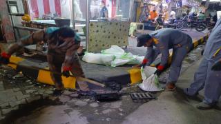 مديرية المجاري تجري حملة تنظيف وتسليك للشبكات المطرية في قضاء الكوفة المقدسة