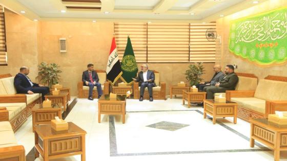 المحافظ ونائباه يتشرفون بزيارة المولى امير المؤمنين عليه السلام ويلتقون بالامين العام