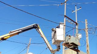 فرع توزيع كهرباء النجف الإستمرار بأعمال فك الإختناقات والصيانة المبرمجة لتحسين وثوقية الشبكة الكهربائية