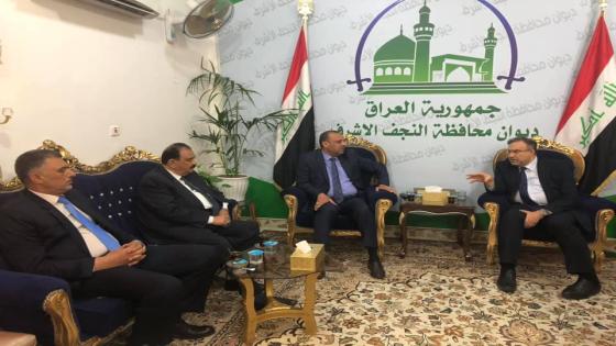 المحافظ يعلن عن موافقة وزير الكهرباء على تثبيت الاجراء اليوميين على ملاك الوزارة