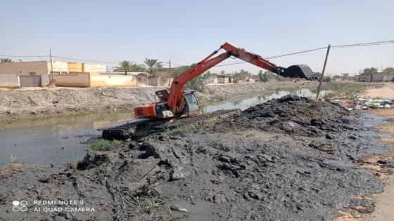الموارد المائية في النجف الاشرف تواصل اعمال التطهيرات للانهر في المحافظة.