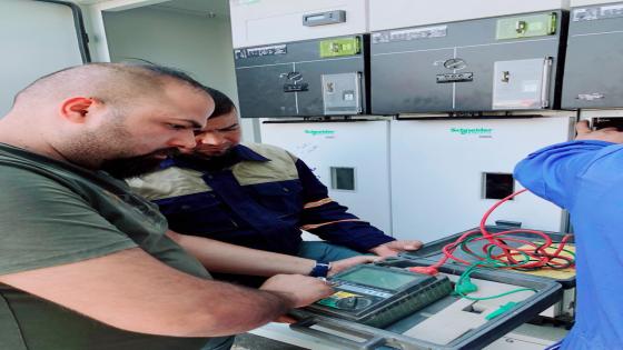 كهرباء النجف : لتحسين اداء الشبكة الكهربائية شعبة الكيوزكات اضافة كيوزك 630kva في حي الغدير