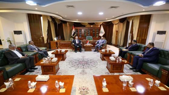 محافظ النجف يستقبل وزير الثقافة والسياحة والآثار والوفد المرافق له.