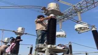 شبكة نقل كهرباء النجف الأشرف تنجز أعمال الصيانة المبرمجة على المكثف ١٣٢ك.ف في محطة شهداء المشخاب