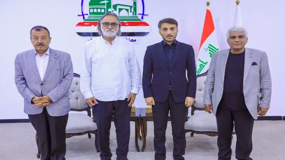 المحافظ يستقبل النحات محمد حسن النقاش لمراجعة اللمسات الأخيرة لنصب التذكاري لفتوى الجهاد الكفائي