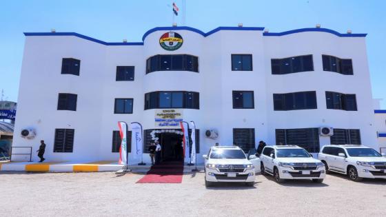 خطوة نحو تحسين الخدمات للمواطنين..المحافظ يفتتح قسم مرور البلدة في النجف الأشرف