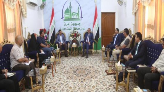 المحافظ يترأس اجتماعا مع الشركة المنفذة لمشاريع حي الوفاء والدوائر الخدمية للتنسيق وتجاوز العقبات