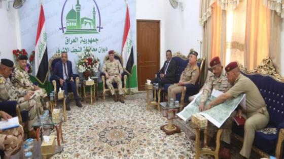 المحافظ يستقبل وفد لجنة الإسكان بوزارة الدفاع لمناقشة توزيع الأراضي على منتسبيهم من أبناء المحافظة