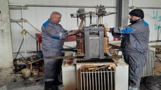 كهرباء النجف: إنجاز أعمال تصليح عدد من المحولات خلال شهر كانون الأول الماضي