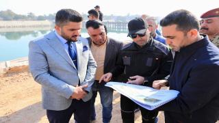 محافظ النجف الأشرف يتابع سير العمل في مشروع تأهيل كورنيش الكوفة.