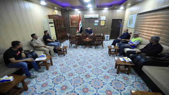 المحافظ يعقد إجتماعاً في قائممقامية قضاء الكوفة لمناقشة الواقع الخدمية والاحتياجات