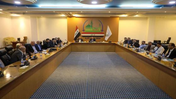 المحافظ يرأس إجتماع مناقشه التجديد الحضري وتطوير مدينة النجف الأشرف مع مكتب ديوان للإستشارات الهندسية والمعمارية