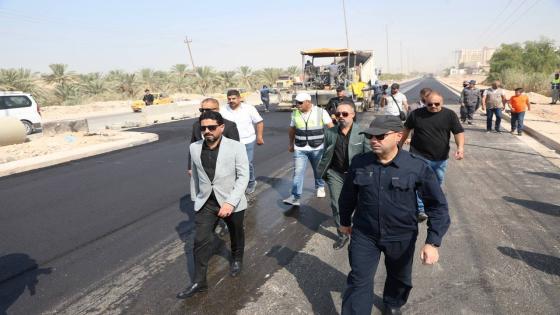الوائلي يشرف على أعمال تبليط شارع الحولي القديم من ساحة مظفر وباتجاه مقبرة وادي السلام