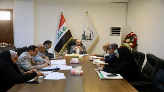محافظ النجف الأشرف يرأس إجتماع اللجنة المكلفة بالنظر في طلبات المتقدمين للتعيين بصفة عقد