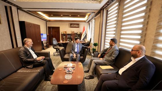 المحافظ يلتقي محافظ البنك المركزي لمناقشة توفير اموال المشاريع في المحافظة