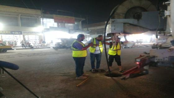 مديرية المجاري تستجيب لمناشدة المواطنين في حي الميلاد لمعالجة الإنسداد الحاصل في الخط الثقيل