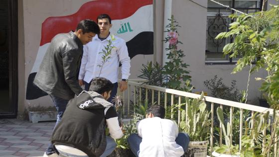 مديرية الزراعة تواصل حملة تشجير المدارس في النجف الاشرف