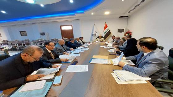 المحافظ يرأس اجتماع مناقشة آلية شمول الخريجين بالدرجات الوظيفية (1000) درجة