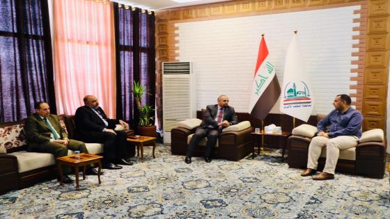 النائب الاول لمحافظ النجف ” يلتقي معاون عميد كلية الامام الكاظم (ع) وعدداً من اساتذتها .