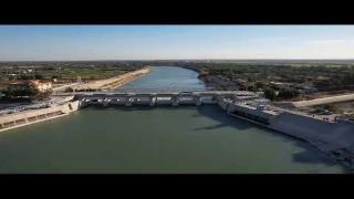 الموارد المائية: عمود نهر الفرات ابتداء من سدة العباسية باتجاه محافظة الديوانية