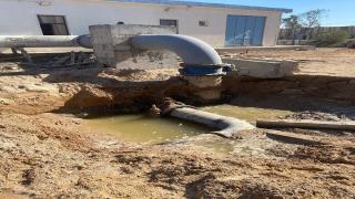 مديرية ماء النجف الأشرف: إنجاز أعمال ربط أحد الخطوط الرئيسية في مشروع ماء النجف المركزي