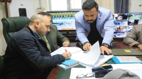 المحافظ يزور مديرية التربية ويلتقي مديرها العام ويصادق على محظر كشوفات المحاضرين