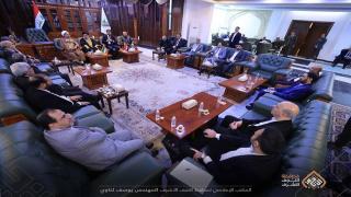 محافظ النجف الأشرف يستقبل وفدًا قضائيًا إيرانيًا لتعزيز التعاون المشترك