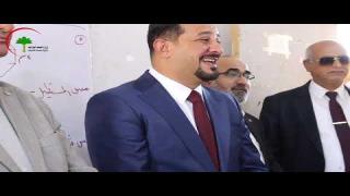 مدير دائرة الصحة الدكتور عبدالله محمد الغزالي يشرف ميدانيا على حملة تلقيح الحصبة في إحدى المدارس الابتدائية