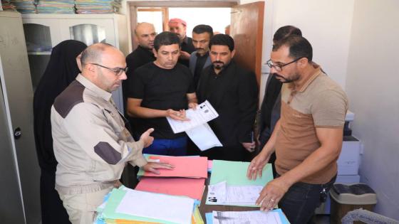 الوائلي يتفقد قسم رعاية ذوي الإعاقة والاحتياجات الخاصة ويوجه موظفيها ببذل جهد اكبر مع المراجعين