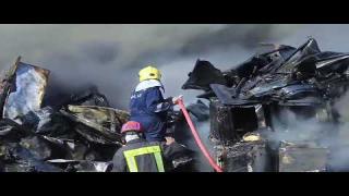 محافظ النجف الاشرف المهندس يوسف كناوي من موقع حادث الحريق في حي عدن