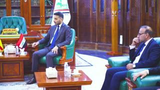 جانب من لقاء محافظ النجف الاشرف المهندس يوسف كناوي مع السفير الاسباني لدى العراق السيدة إليثيا ريكو