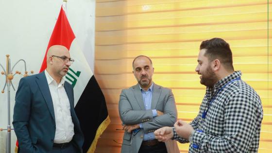 النائب الأول يتفقد بلدية النجف ويطلع على الهيكلية التنظيمية باستقبال المراجعين ويوجه بتبسيط الإجراءات