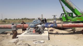 الموارد المائية تواصل اعمال نصب المضخات على الانهر في قضاء المشخاب.