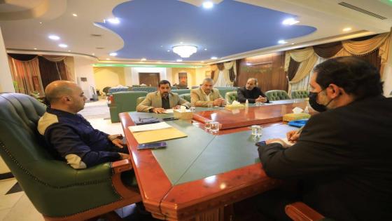 المحافظ يجتمع برئيس وأعضاء إتحاد العمال في النجف ويؤكد على ضرورة متابعة حقوق شريحة العمال.