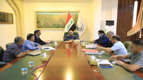المحافظ يرأس إجتماع التجديد الحضري لمشروع تأهيل شارع الإمام زين العابدين (عليه السلام).