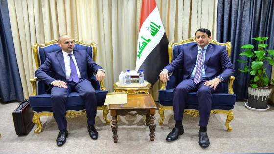 المحافظ يلتقي الامين العام لمجلس الوزراء ويناقشون عدة مشاريع أهمها الابنية المدرسية ومحطة معالجة النجف الاشرف ضمن أجتماع موسع