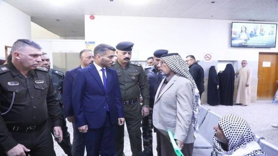 المحافظ يتفقد مديرية الجنسية والاحوال المدنية ويلتقي مديرها والمواطنين