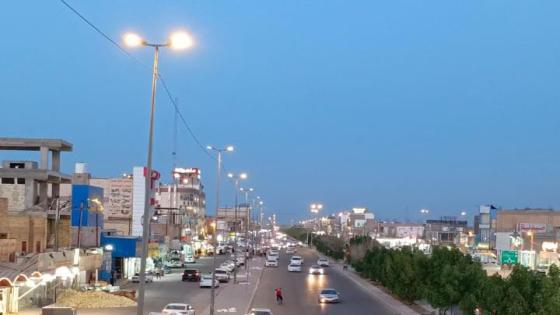 ملاكات فرع توزيع كهرباء النجف الأشرف الإستمرار بأعمال تأهيل وصيانة شبكة الإنارة للشوارع الرئيسية في عموم المحافظة