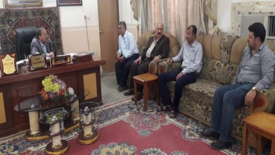 قائممقام المناذرة ومديرية الطرق الجسور يبحثان وضع اللمسات الأخيرة لإنشاء السايد الثاني لطريق المناذرة مشخاب