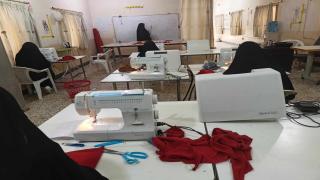 دائرة دائرة العمل والتدريب المهني تفتتح الدورة التدريبية لورشة الخياطة