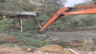 الموارد المائية تواصل أعمال التطهيرات للأنهر والجداول الفرعية في المحافظة.