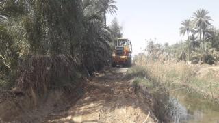 الموارد المائية في النجف الأشرف تواصل أعمال التطهيرات للأنهر في المحافظة.