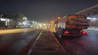 بلدية النجف تنفذ حملات غسل الشوارع الرئيسية ضمن شارع نصر – مهندسين