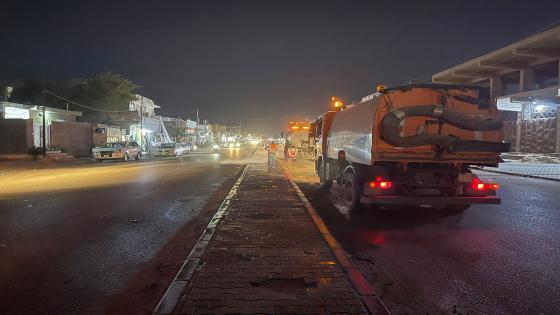 بلدية النجف تنفذ حملات غسل الشوارع الرئيسية ضمن شارع نصر – مهندسين