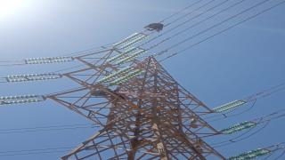 شبكة نقل الكهرباء تنجز اعمالها باعادة ضبط الربط الميكانيكي على خط نجف٤٠٠_مطحنة ١٣٢ك.ف