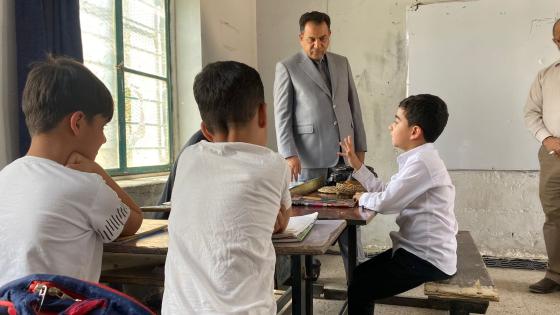 المدير العام لتربية النجف الاشرف يتابع إنطلاق الإمتحانات الشفوية للصفوف الأولية