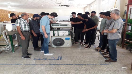 مدير دائرة العمل والتدريب المهني يفتتح ورشة التكييف والتبريد