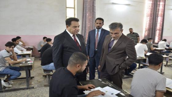 المدير العام لتربية النجف الاشرف يتفقد المراكز الامتحانية الوزارية للصف السادس الاعدادي في يومها الثاني