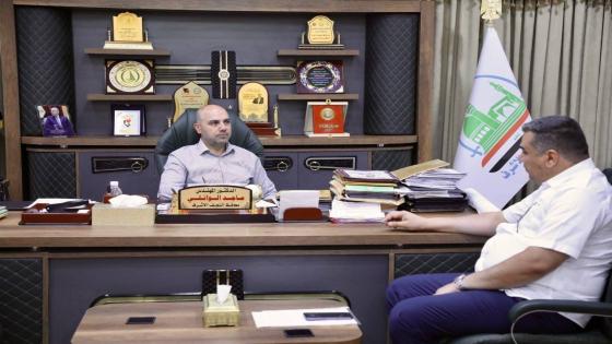 المحافظ يناقش مدير دائرة المجاري إستعدادات مديريته للموسم الشتوي القادم