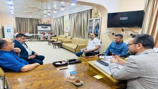 معاون مدير عام الهياة العامة للتشغيل يعقد اجتماعا في مبنى مديرية الموارد المائية في النجف الاشرف.